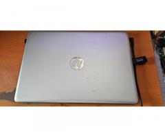 HP 14-CM /AMD RYZEN 3-2200U / 8GB RAM DDR4 / 256GB DISK SSD / RADEON VEGA GRAPHICS - 4