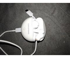 Grunding bluetooth slušalke.
