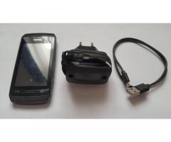 Nokia Asha 305 telefon (RM-766) s polnilcem in USB kablom