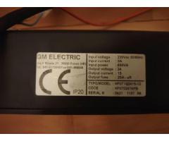 Polnilec baterij oz. akumulatorjev GM Electric ST300