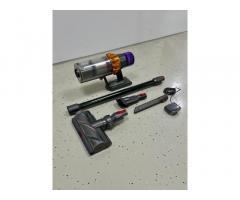 Dyson V15 brezžični sesalnik z Digital Motorbar (Torque Drive) krtačo