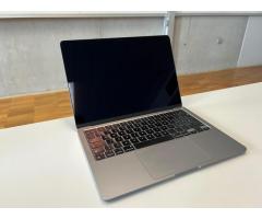 Apple MacBook Air M2 13.6