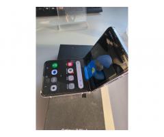 Samsung galaxy ZFLIP4 - 2