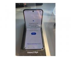 Samsung galaxy ZFLIP4 - 4