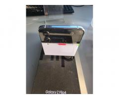 Samsung galaxy ZFLIP4 - 5