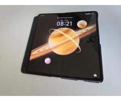 Honor Magic V3, zložljiv telefon z Android 15, pisalo priloženo