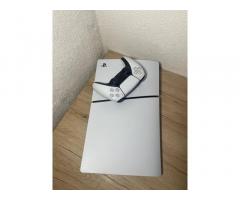 PS5 Slim Digital Edition – brezhibno delujoč + original kontroler