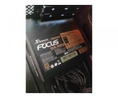 računalnik – i5, 24 GB RAM, SSD, vodno hlajenje + GOLD napajalnik - 8