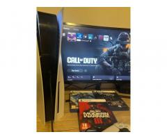 PlayStation 5 Disc Edition + 3 igre + kontroler