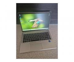 Izjemno ohranjen poslovni prenosni računalnik HP EliteBook 840 G8 (v garanciji)
