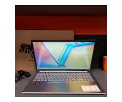 Prenosni računalnik ASUS Vivobook go E1504fA - 2