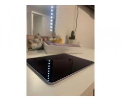 Apple iPad 13'' (6. generacija, M2 čip, 128 GB, Wi-Fi).