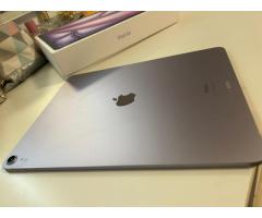Apple iPad 13'' (6. generacija, M2 čip, 128 GB, Wi-Fi). - 2
