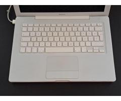 Macbook White Late 2007 + original škatla + original instalacijska CD - 4