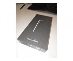 Telefon Samsung Galaxy S25 FE, črn, 128 GB (NOV, ZAPAKIRAN) - 2