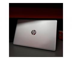 Prenosni računalnik HP Notebook 15-da0129nl