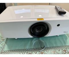 Profesionalen projektor Optoma ZK507-W ugodno prodam