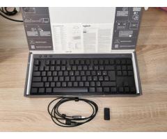 Brezžična TIpkovnica Logitech, RGB - Nova - 2