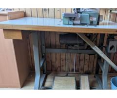 industrijski šivalni stroj overlok - 2