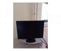 Monitor večje dimenzije neovo