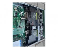 Strežnik RH2288H V3, 2 x 16-jedrni CPU - 8