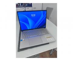 Asus VivoBook 16”