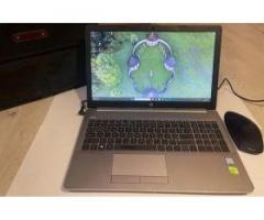 PRENOSNI RAČUNALNIK HP 250 G7 + torba + ergonomska miška