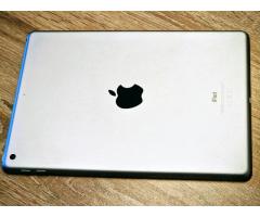 Prodam Apple iPad 6. generacija (2018) 32 GB WiFi + Logitech tipkovnica SLO + original ovitek - 5