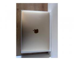 Apple MacBook 12” Retina (Gold) – 512 GB, 8 GB RAM – odlično ohranjen
