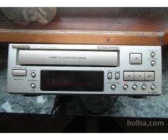 Prodam strereo kasetar Onkyo K-505X
