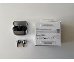 Prodam izvrstno ohranjene brezžične slušalke  Samsung Galaxy buds 3 v srebrni barvi