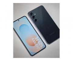 ** NOVI **  Samsung S 25 fe