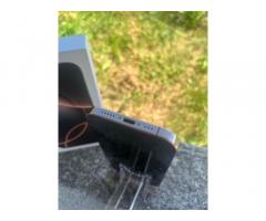 Apple iPhone 16 Pro - 128GB - Zlat - Izjemno ohranjen - 90% zdravje baterije - 6