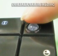 Računalniško miško Fingertip Mini Mini bomo zlahka prenašali naokrog.