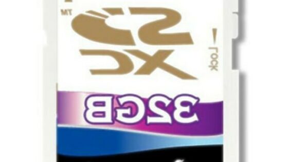 Pomnilniško kartico SDXC žal ne bo mogoče uporabljati v napravah s podporo karticam SD in SDHC.