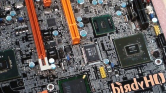 DFI Hybrid P45-ION-T2A2 združuje prednosti običajne osnovne plošče in energijsko varčne platforme Nvidia ION.