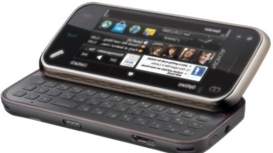 Kompaktnejša različica mobilnega računalnika N97 je pisana na kožo predvsem poslovnežem.