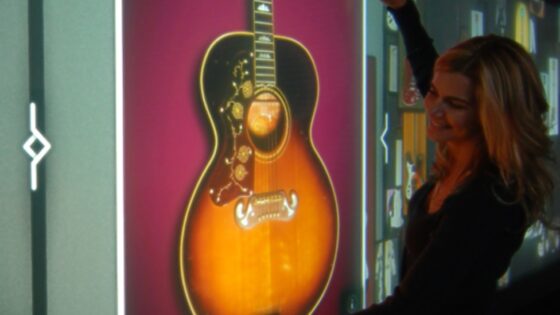 Največji na dotik občutljiv zaslon je navdušil številne goste lokala Hard Rock Cafe!