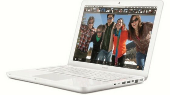 Prenovljeni prenosni računalnik Apple MacBook prinaša kopico bolj ali manj uporabnih novosti.