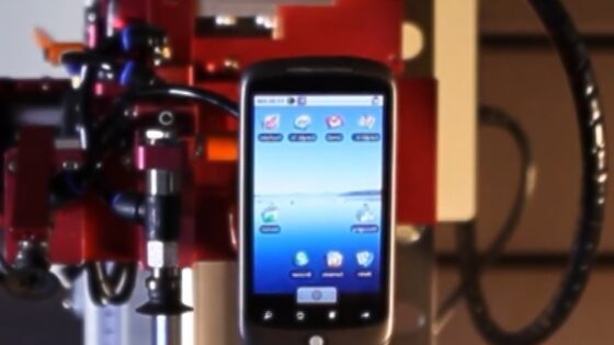 Googlov prvi mobilni telefon Nexus One brez težav prenese tudi najhujše obremenitve!