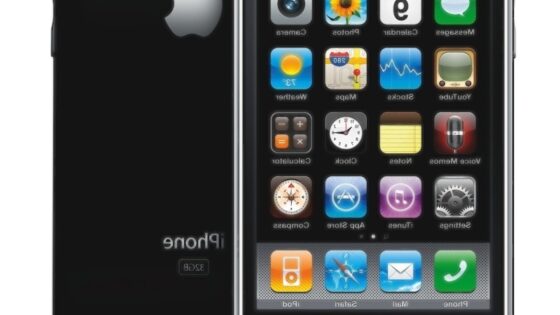 iPhone 3GS bo še naprej nesramno drag.