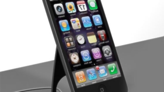 Novi mobilnik Apple iPhone 4G naj bi bil kot nalašč za prenos videovsebin visokih ločljivosti.