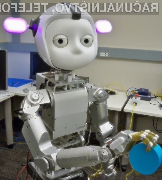 Robot Simon se lahko nauči tudi zahtevnejših nalog!