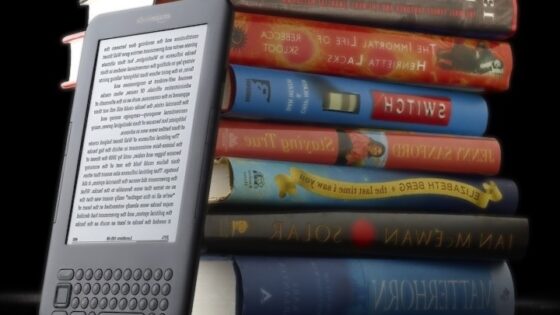 Amazon izboljšal in pocenil e-bralnik Kindle