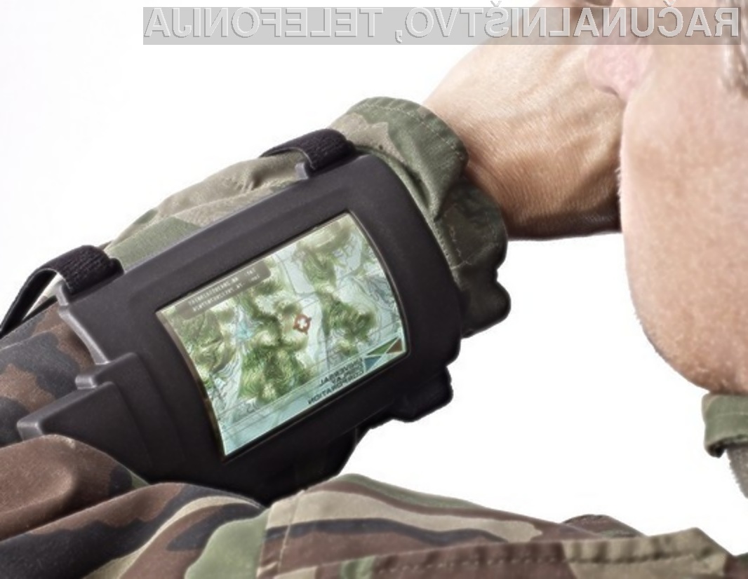 Носимый компьютер. Zypad wr1100. Наручные компьютеры тактические. Военный наручный компьютер. Наручный планшет.