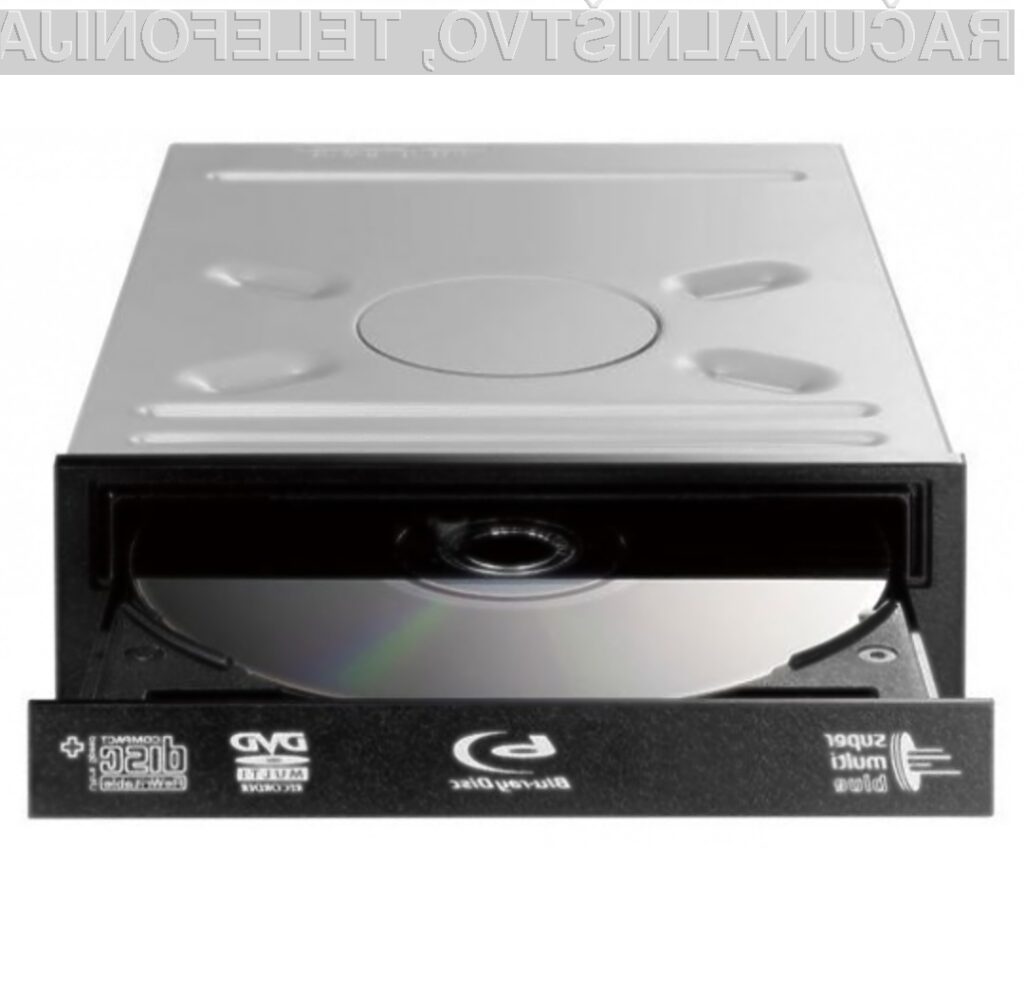 Vgradni zapisovalnik 3D Blu-Ray za osebne računalnike.