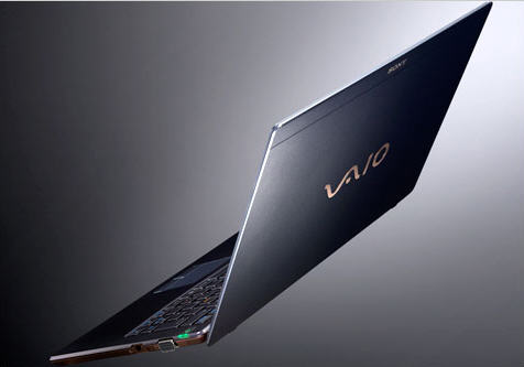 Sony VAIO X13 je serijsko opremljen z Windows 7 in Office 2010 Basic.