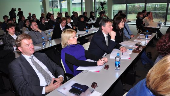 e-izobraževanja v poslovnem svetu v Sloveniji