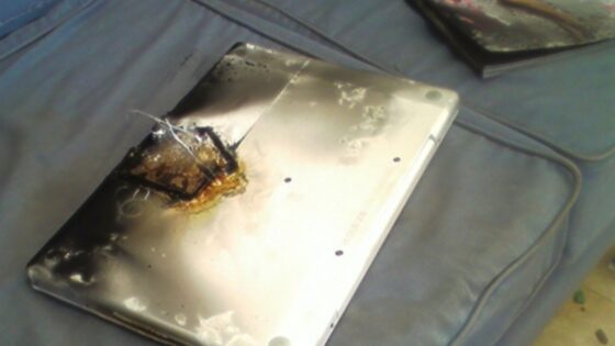 Ranljivost v baterijah lahko privede do izbruha požara ali celo eksplozije MacBooka.