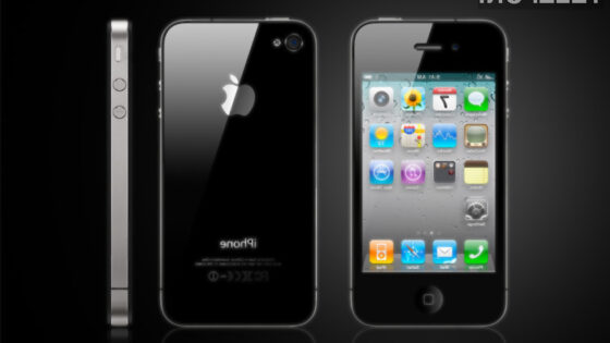 Mobilnik iPhone 4 (na sliki) bo veliko lastnikov zamenjalo z novim iPhonom 5.